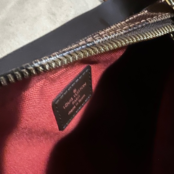 🔥SOLD: AUTH LOUIS VUITTON GERONIMO SLINGBAG/BELTBAG🔥 - Picture 5 of 10